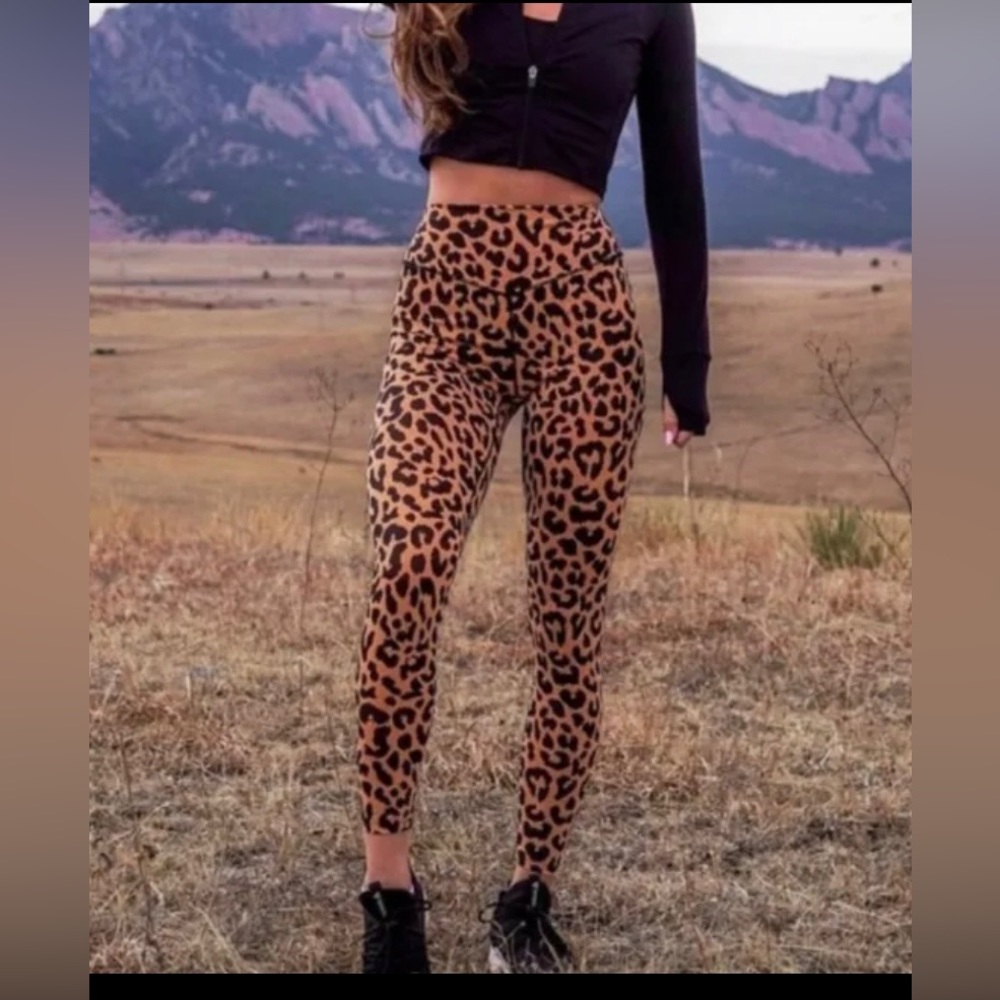Balance Athletica The Ascend Pant King Cheetah Print Womens Leggings Small NWOT